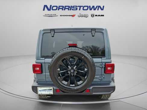 Certified 2025 Jeep Wrangler Sahara w/ Safety Group image 5