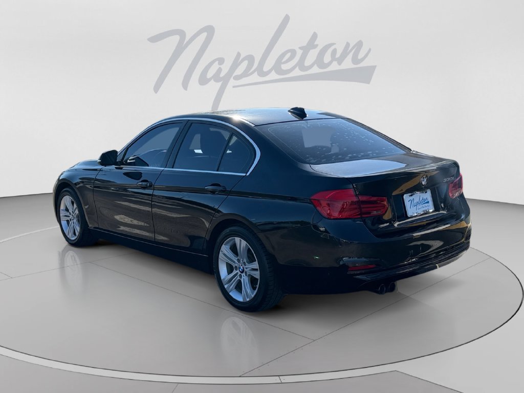 Used 2018 BMW 330i Sedan w/ Convenience Package RWD image 3