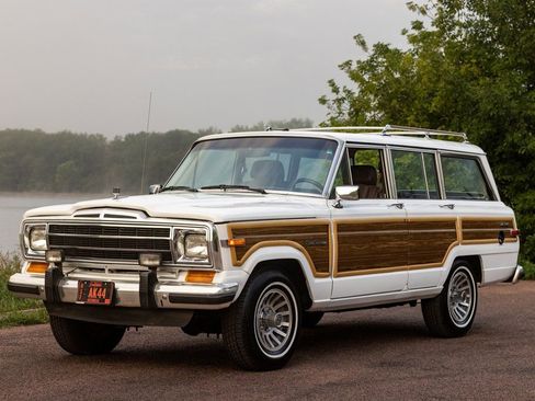 Used 1989 Jeep Grand Wagoneer image 57