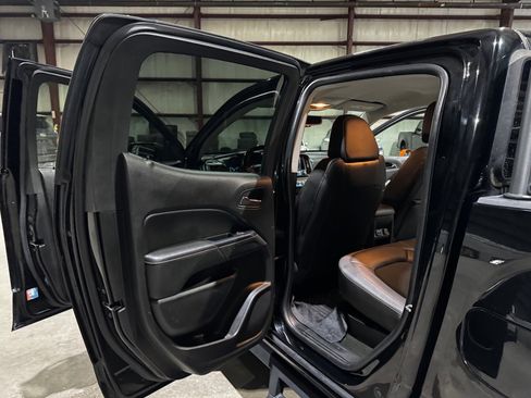 Used 2018 GMC Canyon All Terrain w/ All Terrain X Package AWD/4WD image 16