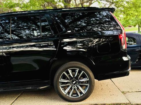 Used 2023 Cadillac Escalade Sport AWD/4WD image 9