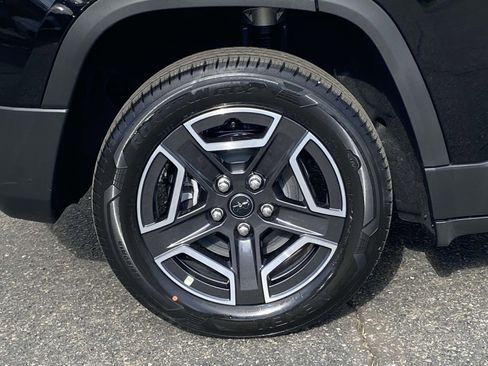 New 2026 Jeep Cherokee Laredo image 8