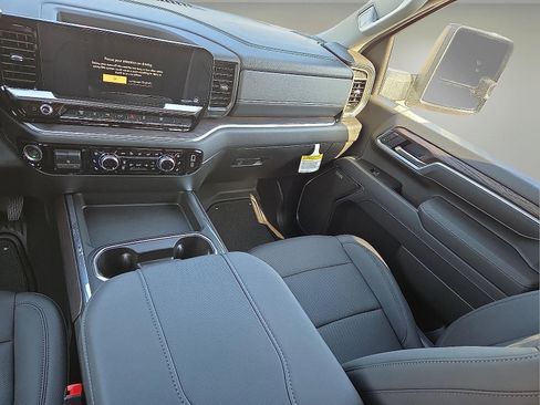 New 2025 GMC Sierra 2500 SLT w/ SLT Convenience Package image 12