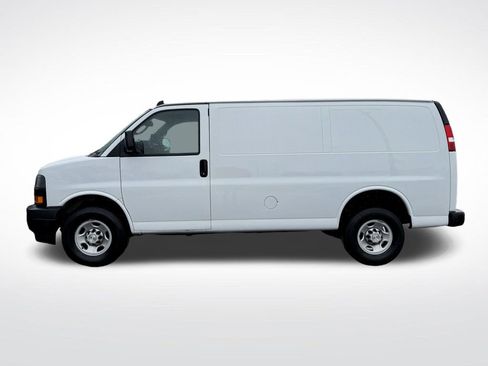 Used 2023 Chevrolet Express 2500 w/ Driver Convenience Package image 4