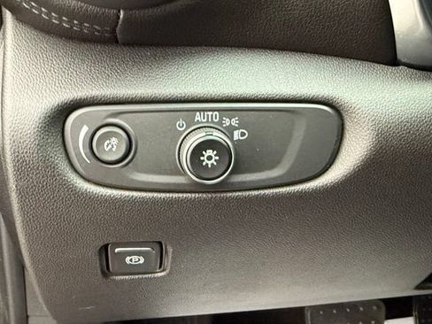 Used 2020 Chevrolet Blazer LT FWD image 26