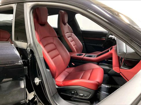 Used 2020 Porsche Taycan Turbo image 30