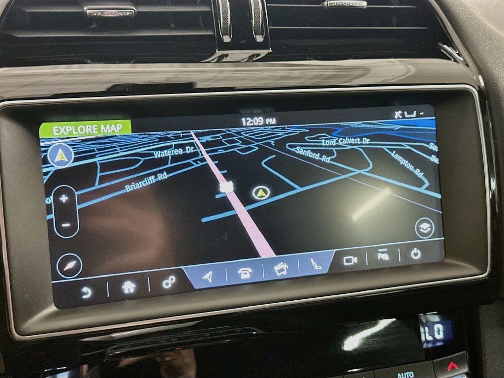 Used 2020 Jaguar F-PACE Premium AWD/4WD image 14