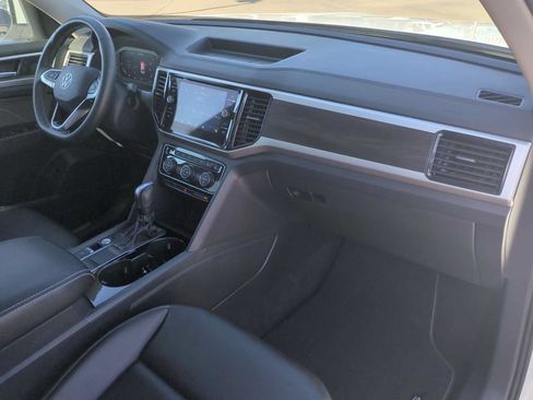 Used 2023 Volkswagen Atlas SE w/ Black Wheel Package FWD image 28