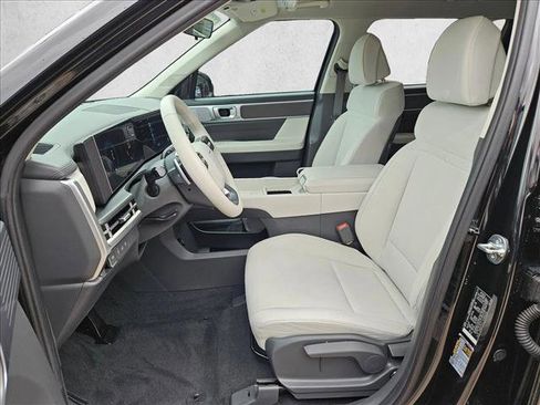 Used 2025 Hyundai Santa Fe SE FWD image 16