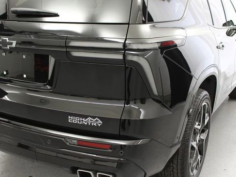 Used 2026 Chevrolet Traverse High Country image 5