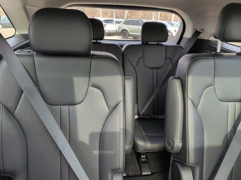 Used 2023 Kia Sorento EX w/ Panoramic Sunroof Package image 8