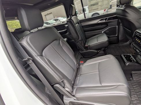 New 2026 Jeep Grand Wagoneer 4WD w/ Premium Group I image 28