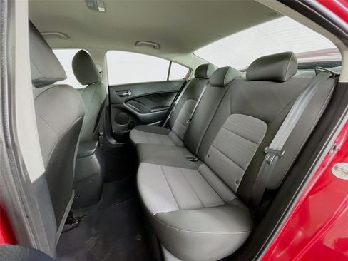 Used 2017 Kia Forte S image 25