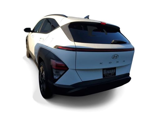 Used 2024 Hyundai Kona SEL FWD image 3