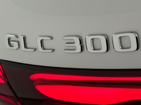 New 2026 Mercedes-Benz GLC 300 image 8
