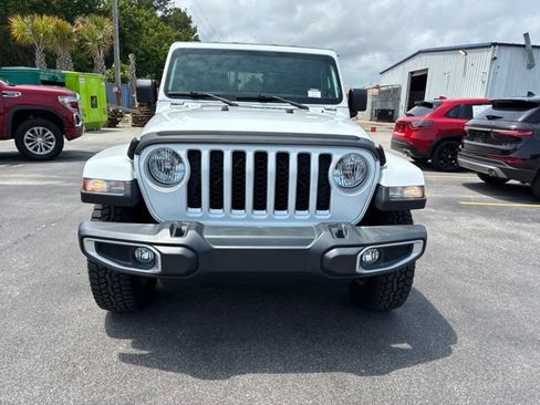 Used 2021 Jeep Gladiator Overland w/ Trailer Tow Package AWD/4WD image 8
