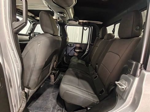 Used 2021 Jeep Gladiator Willys image 28