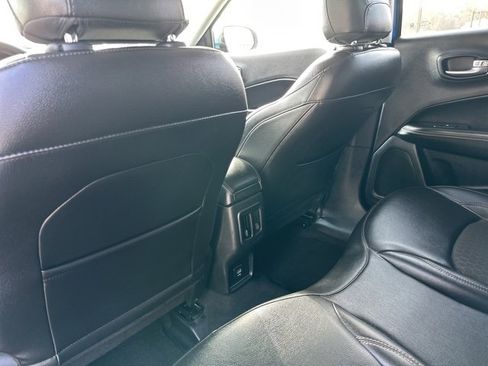 Certified 2021 Jeep Compass Latitude image 28