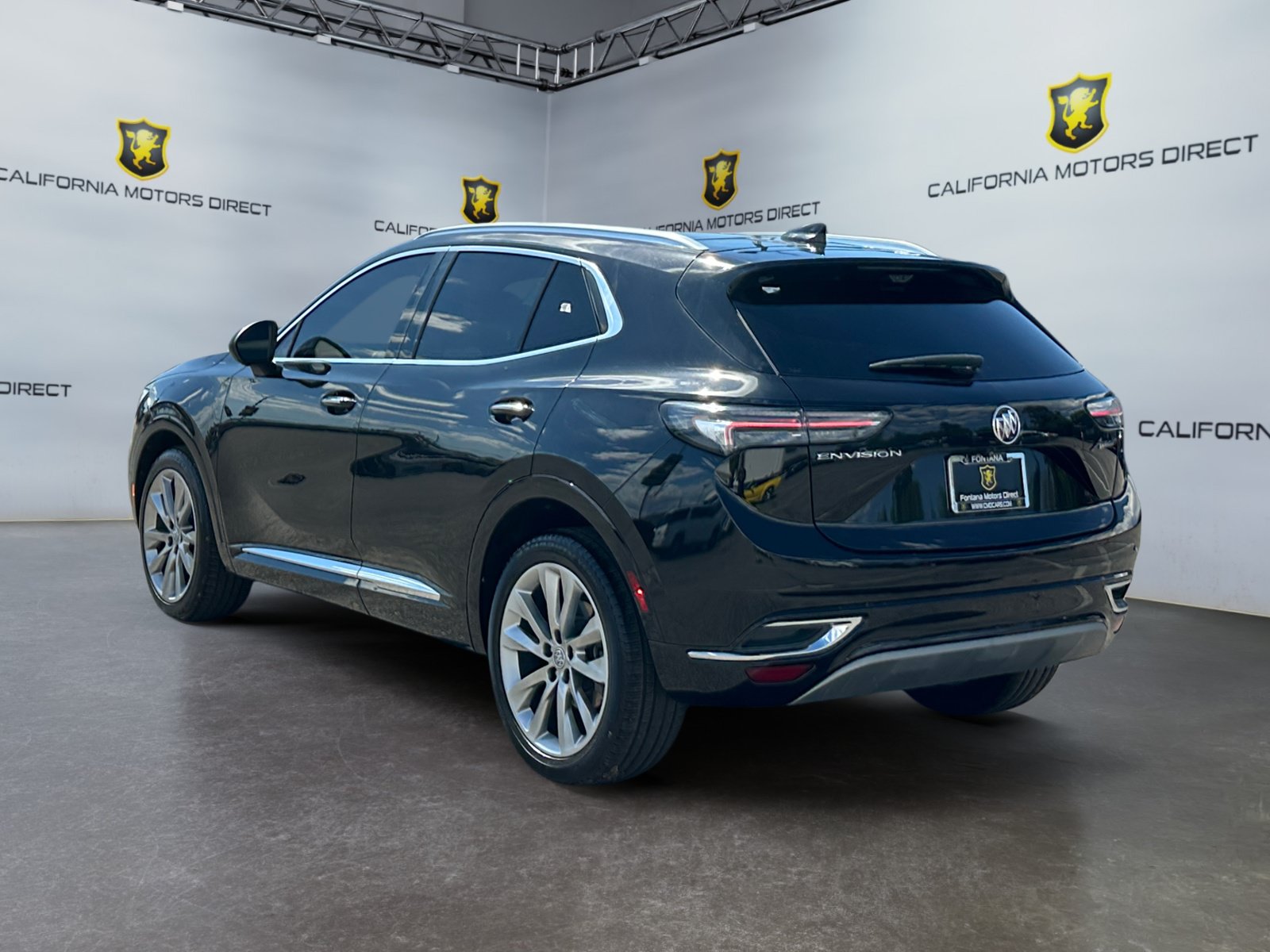 Used 2022 Buick Envision Avenir w/ Technology Package II FWD image 3