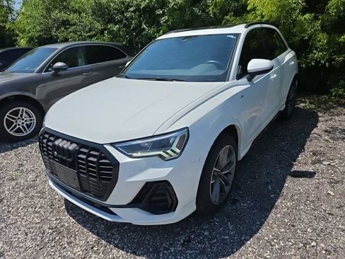 Used 2023 Audi Q3 2.0T Premium w/ Black Optic Sport Package AWD/4WD image 15