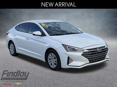 Used 2020 Hyundai Elantra SE w/ Cargo Package (C1)
