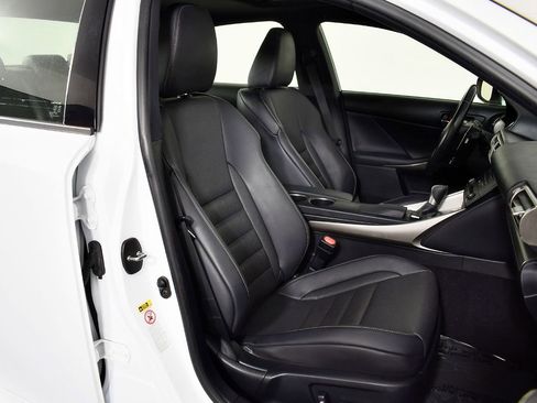 Used 2016 Lexus IS 300 AWD image 40