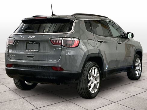 Used 2023 Jeep Compass Latitude AWD/4WD image 11