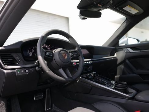 Certified 2025 Porsche 911 Carrera image 4