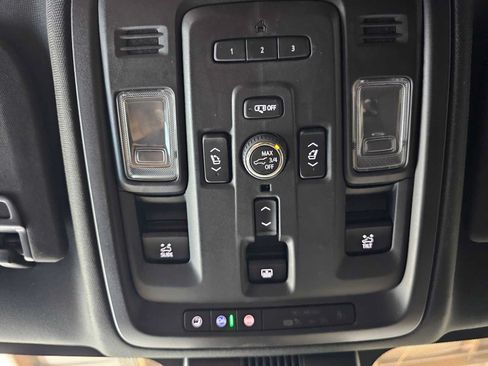Used 2024 GMC Yukon XL Denali w/ Advanced Technology Package AWD/4WD image 36