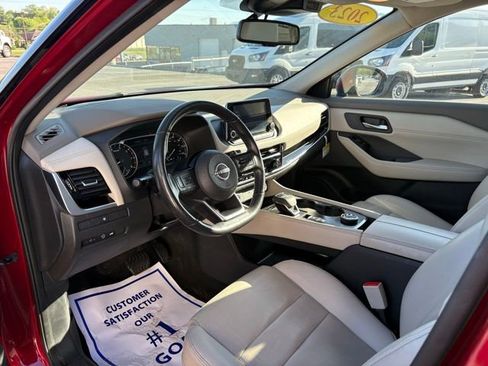 Used 2023 Nissan Rogue SL AWD/4WD image 3