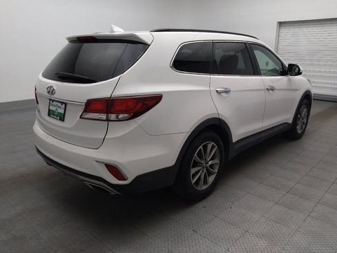 Used 2017 Hyundai Santa Fe SE image 9