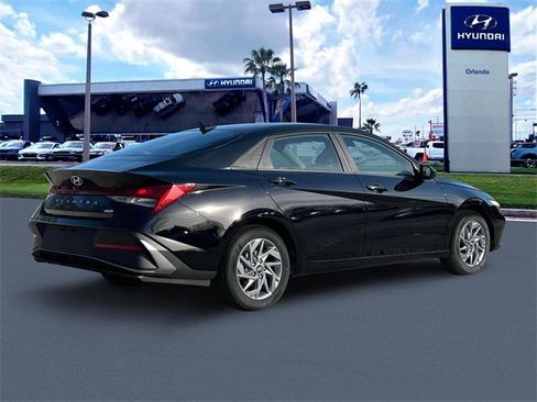 New 2025 Hyundai Elantra Blue image 8