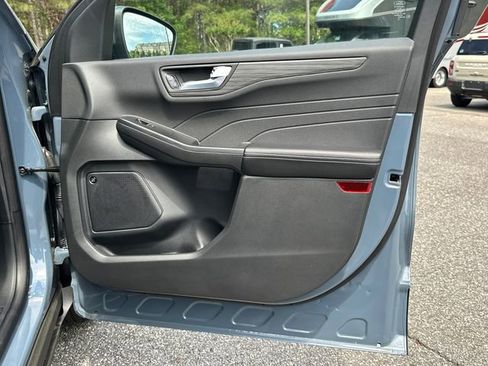 New 2025 Ford Escape SE w/ PHEV Premium Package FWD image 14