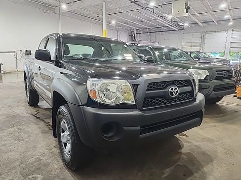 Used 2011 Toyota Tacoma 4x4 Access Cab image 1