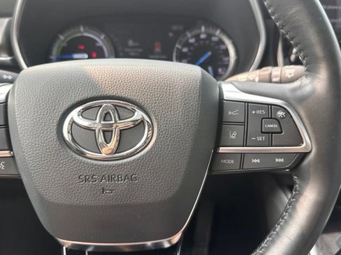 Used 2021 Toyota Highlander Limited AWD/4WD image 23