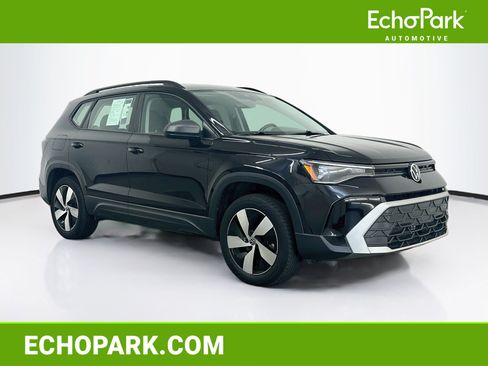 Used 2025 Volkswagen Taos S AWD/4WD image 1