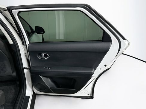 Used 2024 Hyundai Ioniq 5 SE image 28