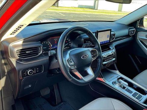 Certified 2024 Ford Explorer Limited image 17