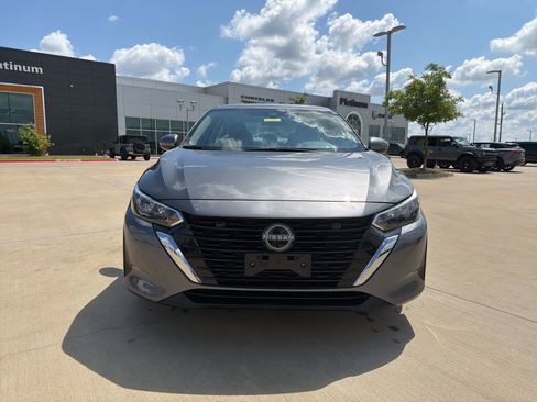 Used 2024 Nissan Sentra SV FWD image 8