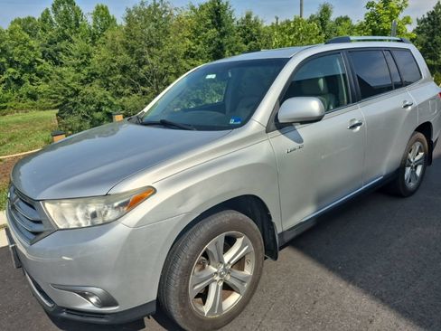 Used 2012 Toyota Highlander Limited w/ Tow Pkg AWD/4WD image 1