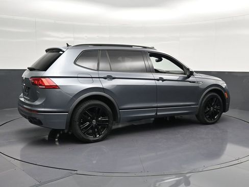 Used 2022 Volkswagen Tiguan SE R-Line FWD image 3