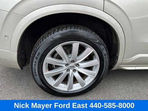 Used 2018 Volvo XC90 T6 Momentum w/ Convenience Package image 32