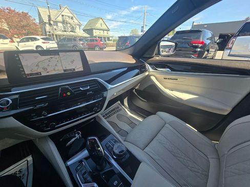 Used 2018 BMW M550i xDrive AWD/4WD image 12