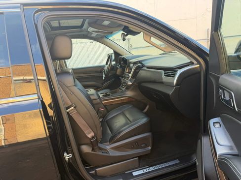 Used 2016 Chevrolet Suburban LT image 25