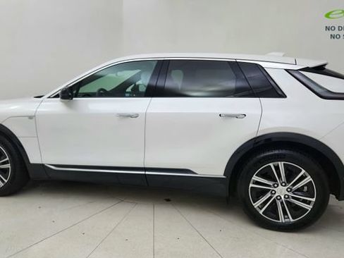 Used 2024 Cadillac Lyriq Luxury w/ LPO, Floor Liner Package AWD/4WD image 23