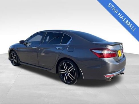 Used 2017 Honda Accord Sport image 3