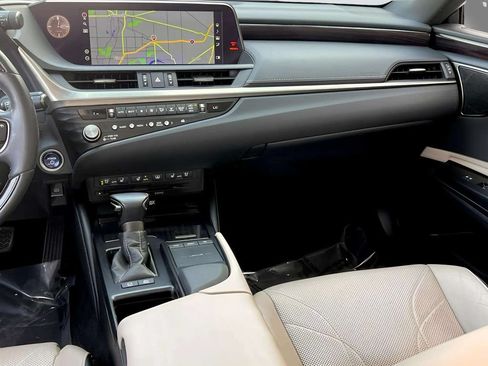 Used 2021 Lexus ES 300h w/ Luxury Package FWD image 20