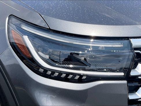 Certified 2026 Ford Explorer Platinum AWD/4WD image 29