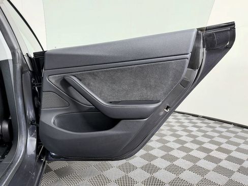 Used 2018 Tesla Model 3 Long Range RWD image 37