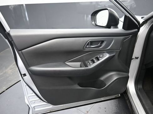 Used 2024 Nissan Rogue S AWD/4WD image 14